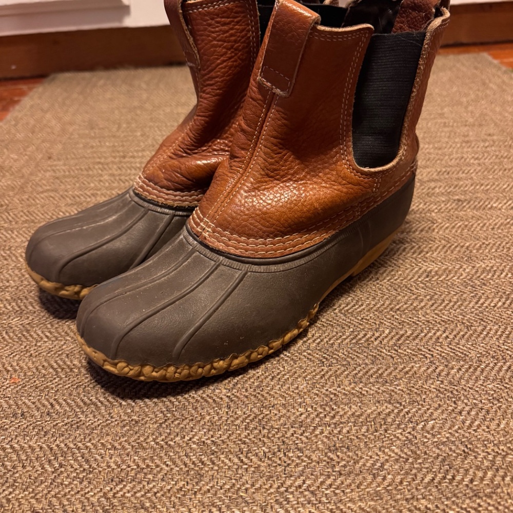 L.L.Bean Bean Boots Chelsea Slip-On Duck Boots Leather Rubber mens size 8 - Picture 1 of 5